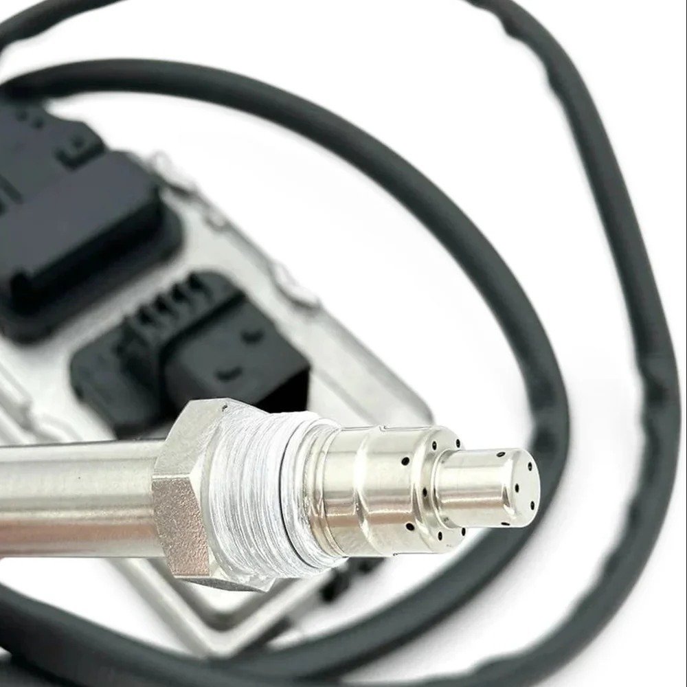 2872082 | Cummins® Nitrogen Oxide Sensor - Image 2